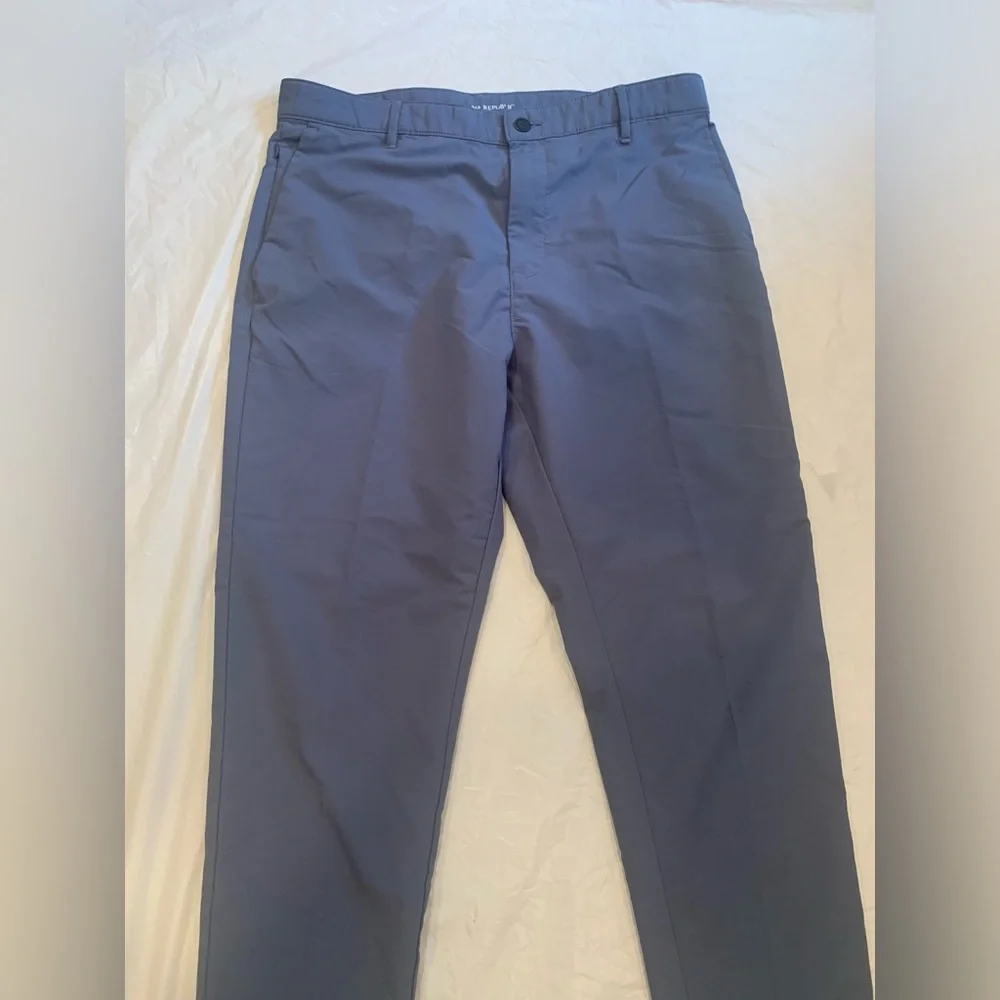 Banana Republic Grey Nylon Men’s Pants Size 36x30